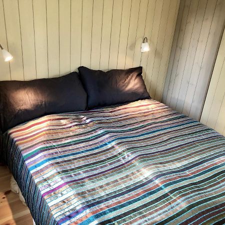Mysig Nybyggd Stuga Naera Hav Och Natur Klovedal Exteriér fotografie
