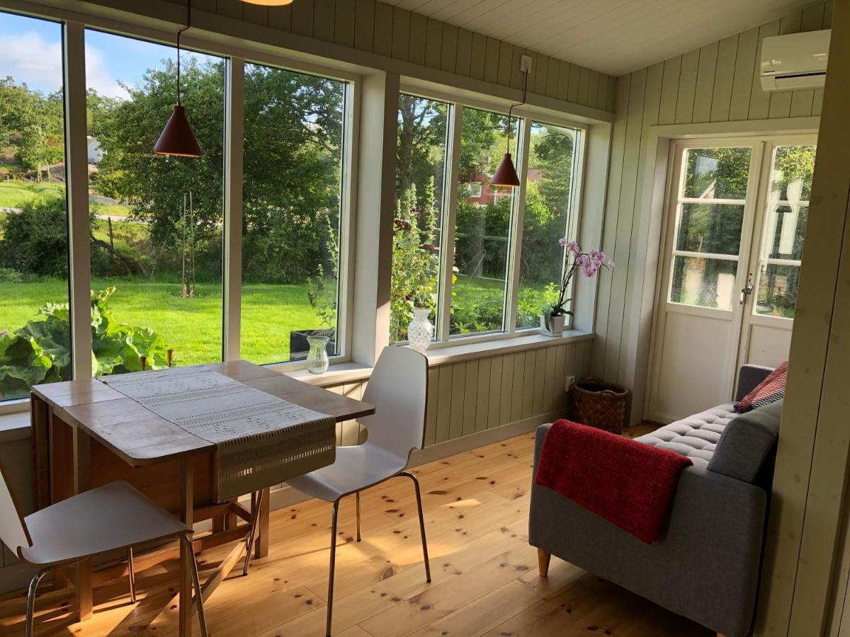 Mysig Nybyggd Stuga Naera Hav Och Natur Klovedal Exteriér fotografie